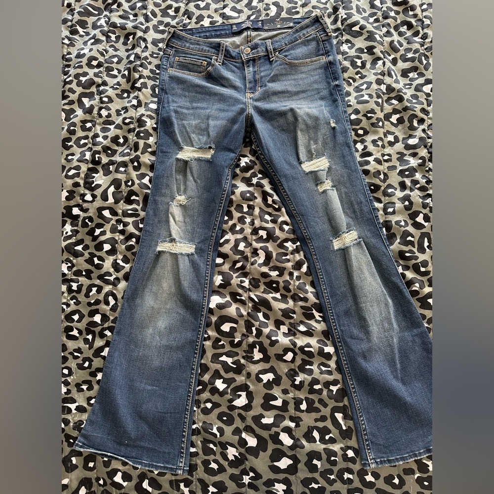 NWT Distressed Hollister Low Rise Boot Jeans